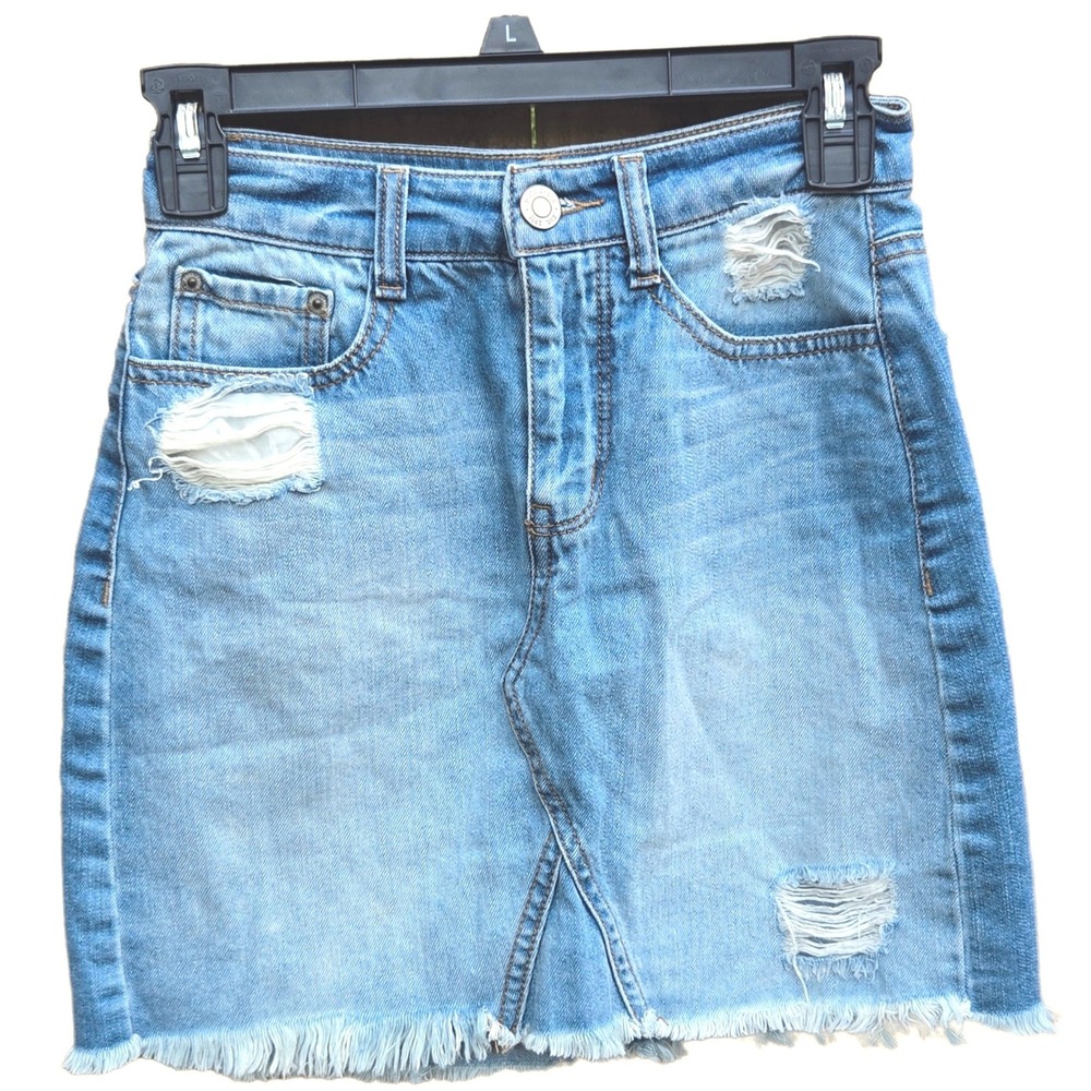 Mudd Womens Distressed Denim Mini Skirt Light Wash Frayed Hem Size 1